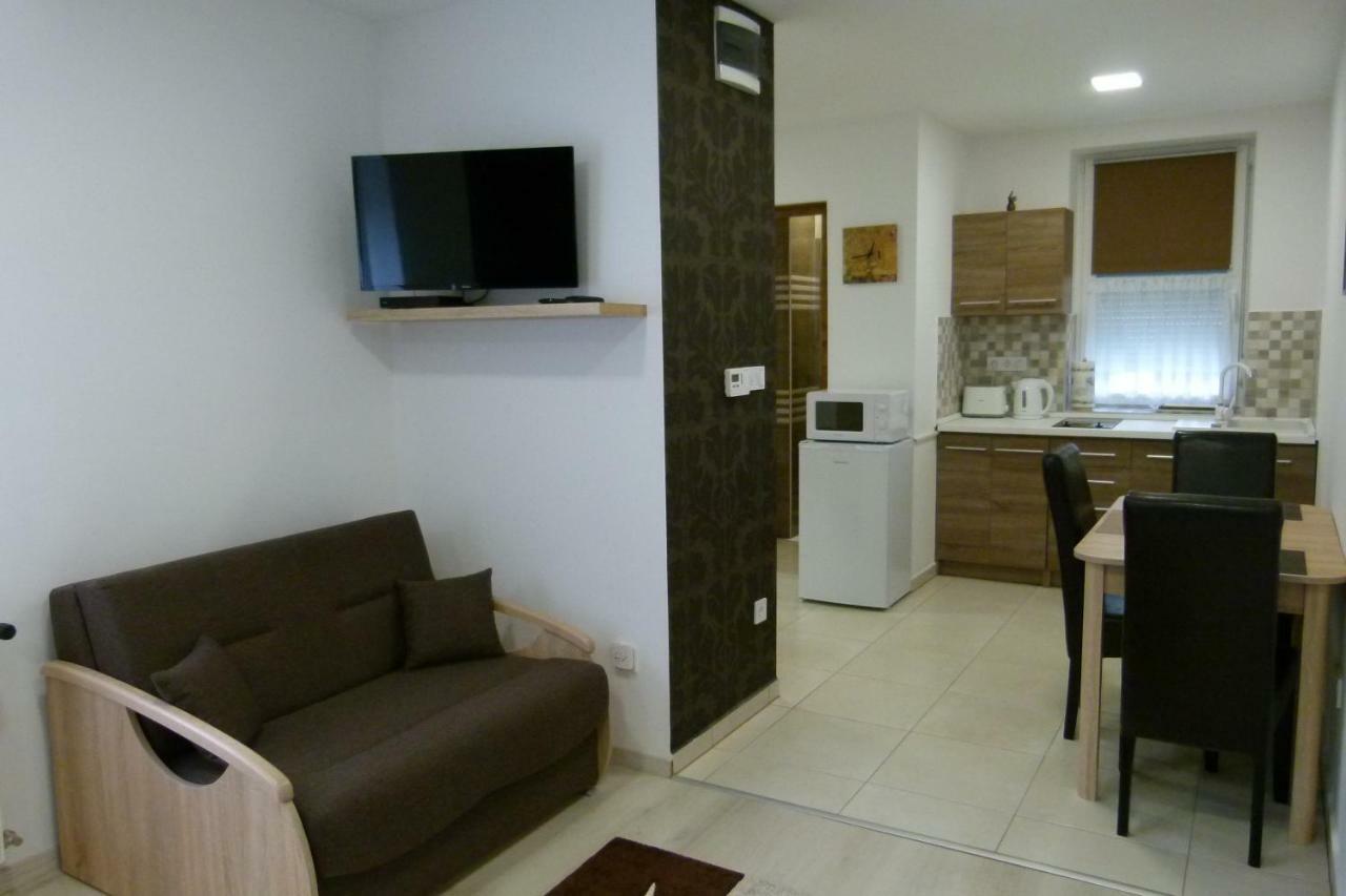 Wolf House Apartman Залегершег Екстериор снимка